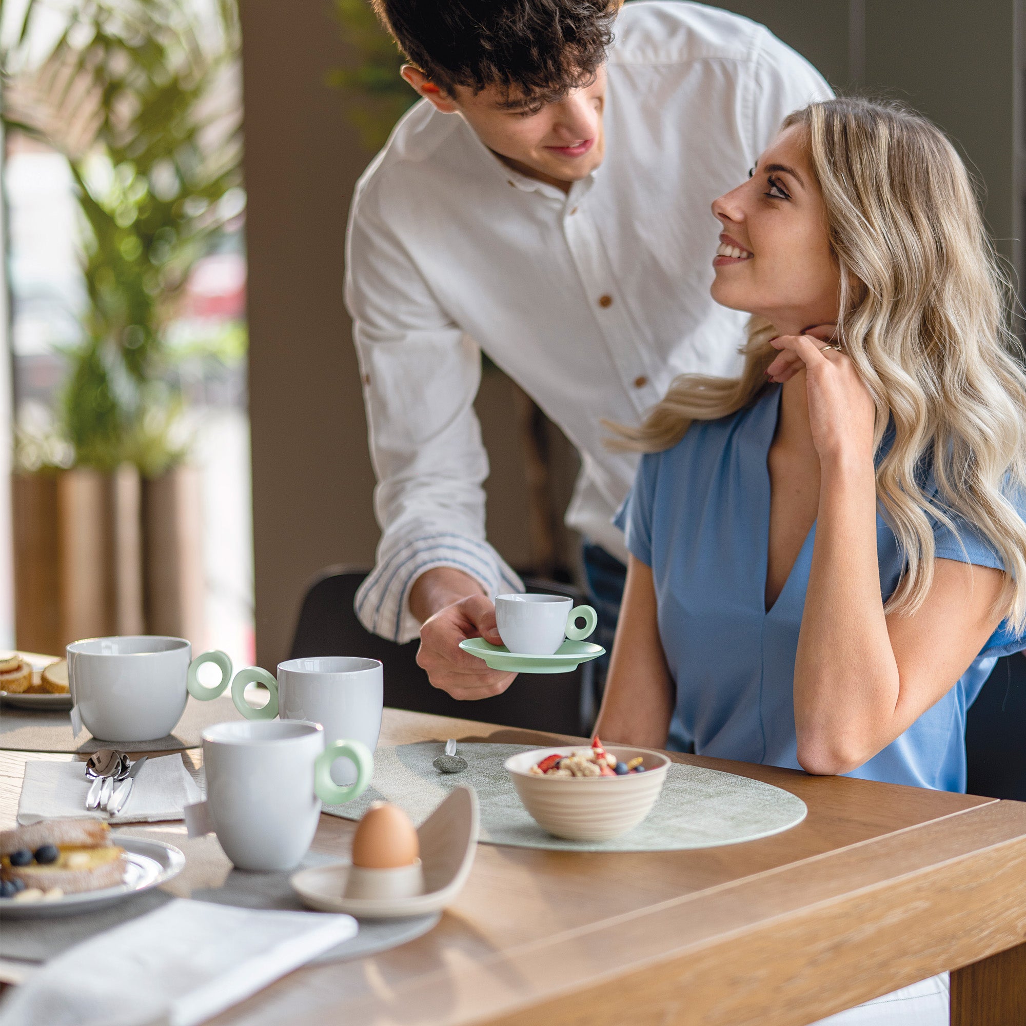 Lesser & Pavey - Set di tazze e piattini in smalto reattivo, perfetto per qualsiasi casa o ufficio, tazze da tè e piattini o tazza da caffè e piattino per gustare bevande Lesser & Pavey - Set di tazze e piattini in smalto reattivo, perfetto per qualsiasi casa o ufficio, tazze da tè e piattini o tazza da caffè e piattino per gustare bevande